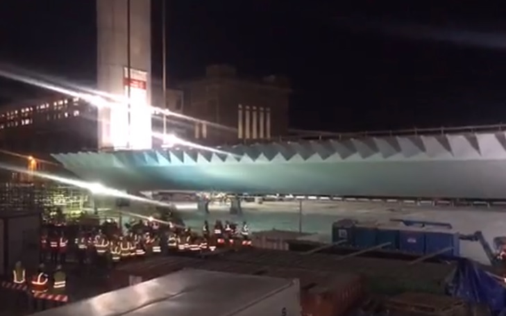 Ponte per Genova, strand jack in azione: sale la maxi trave da cento metri