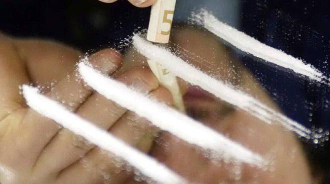 Spaccio di droga, la finanza stronca la banda della cocaina