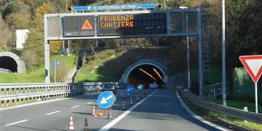 Autostrada A26, cantiere a sorpresa nella notte tra Masone e Ovada