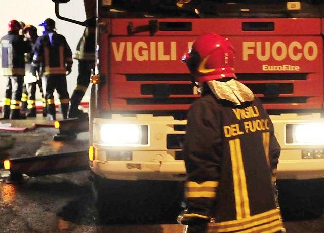 Paura nella notte a Genova, incendio appartamento in viale Bracelli