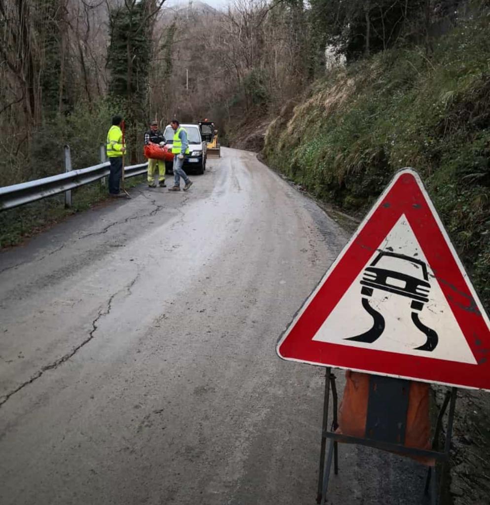 Frana a Romaggi, riaperta al transito la strada provinciale 42