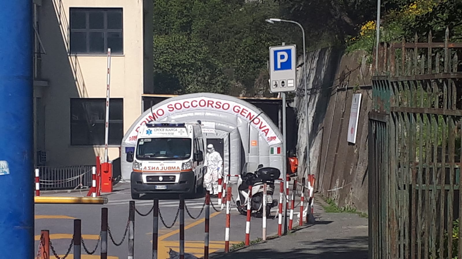 Coronavirus, alcuni reparti saturi a Genova: pronti nuovi posti in ospedale