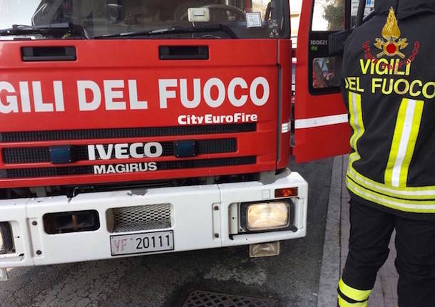 In fiamme un container a Sestri Ponente, ipotesi incendio di origine dolosa