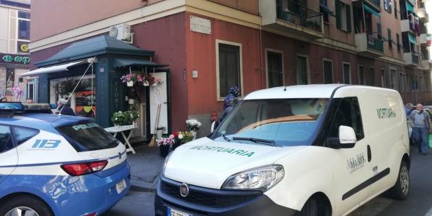 Orrore a Genova, una donna 37enne taglia a pezzi il cadavere della madre