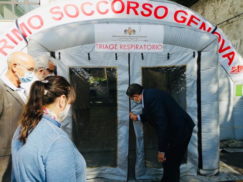 Ospedale San Martino, smontata la tenda pre triage per il Covid