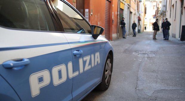 Genova, sgominata baby gang di rapinatori: due arresti e una denuncia