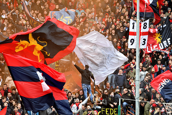 Trecento tifosi all'albergo del Genoa: 