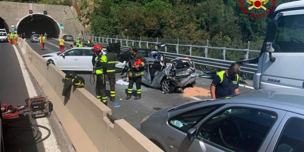 A12, maxi tamponamento tra Chiavari e Rapallo: 7 feriti, bimba al Gaslini