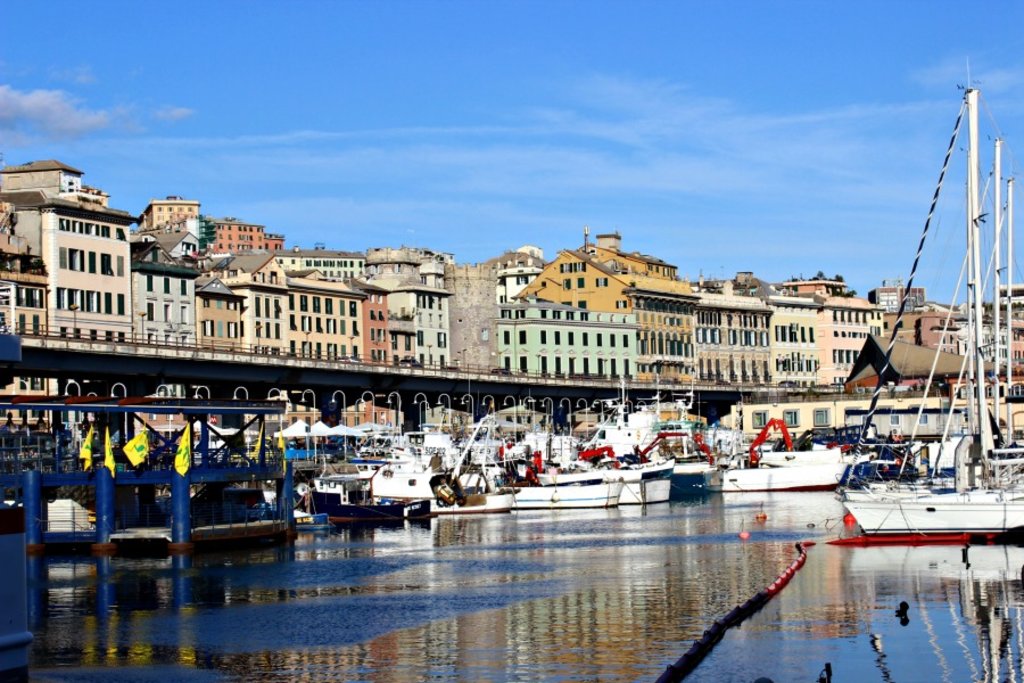 Genova, il sindaco Bucci studia un nuovo centro storico con possibili demolizioni