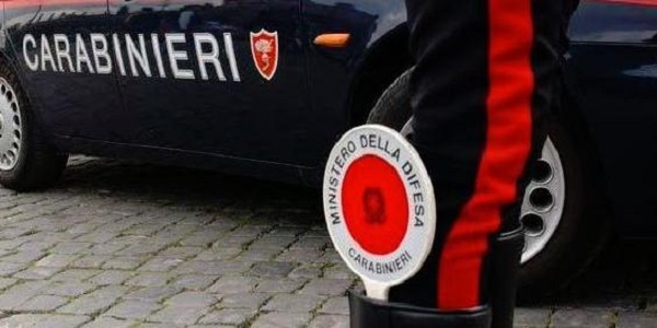 Genova, viola domicicilari e ruba corrente elettrica. Un arresto e una denuncia