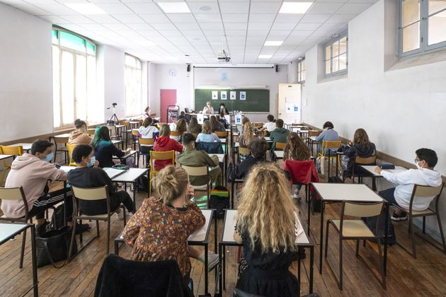 Scuole superiori, da domani in classe 35mila studenti. L'appello dei presidi