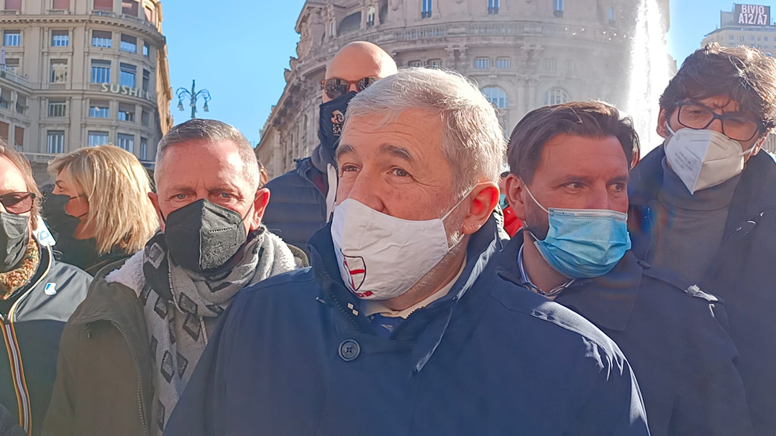 Genova, il sindaco Bucci ai ristoratori: 