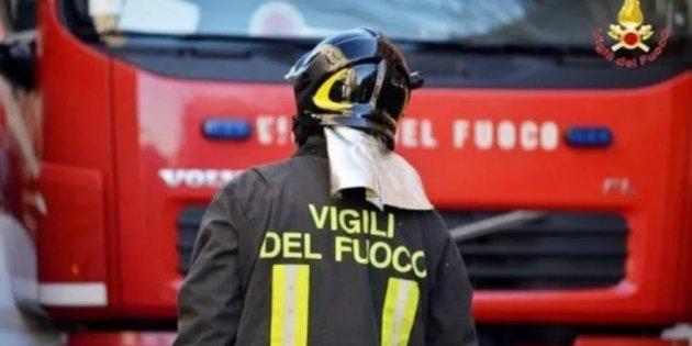 Genova, auto in fiamme nella notte a Pegli