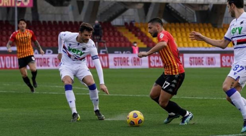 Sampdoria a due volti, fallisce la goleada, va sotto e poi pareggia: 1-1 a Benevento