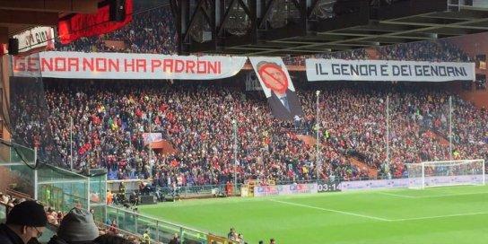 Genoa, tifosi contro Preziosi anche con bandierine benefiche