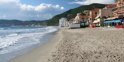 Alassio, al via il ripascimento del litorale