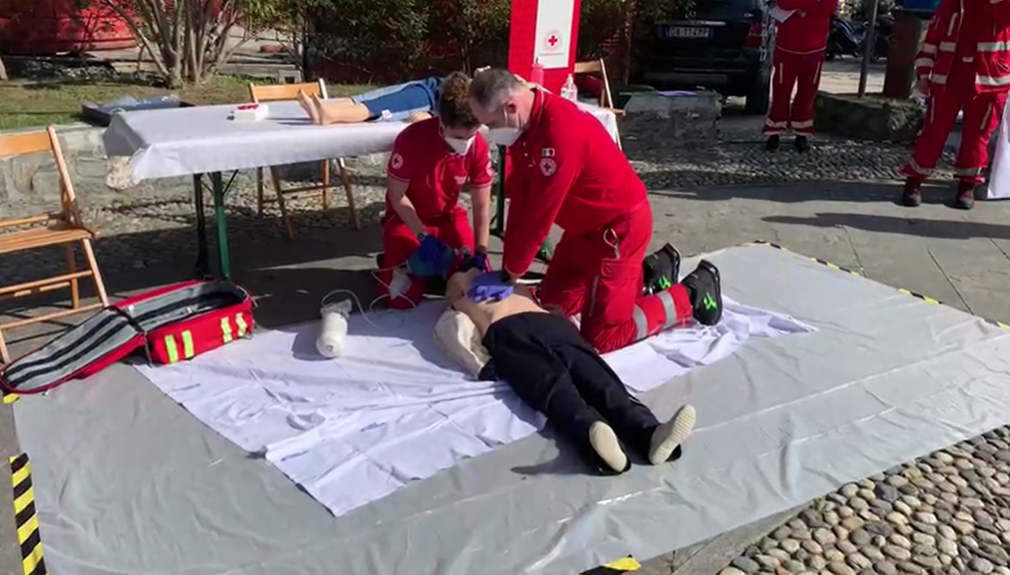 Manovre di primo soccorso in piazza, l'appello: 