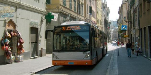 Violenze sui bus, l'assessore Berrino propone Daspo a chi delinque