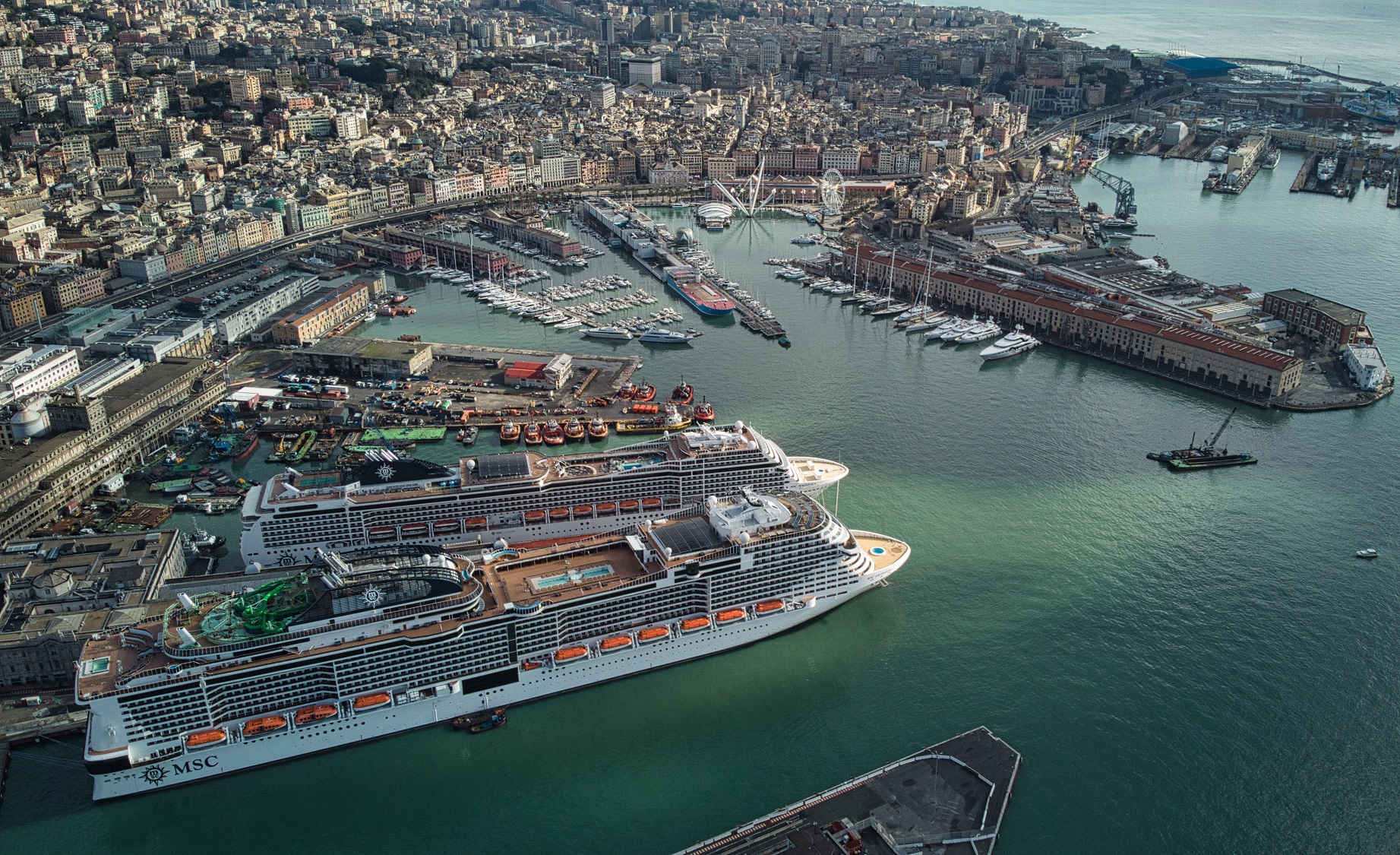 Porto di Genova, due operai colpiti da acqua bollente: infortunio sul lavoro a Ponte Assereto 