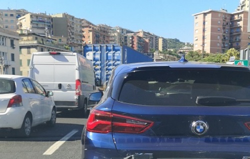 Autostrade, incidente in entrata a Genova Ovest: traffico paralizzato