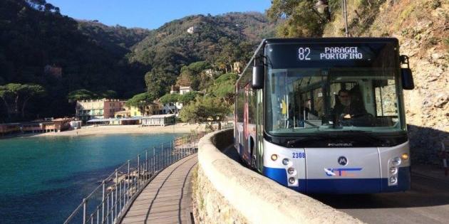 Santa Margherita, tifosi assaltano bus dopo la vittoria dell'Italia