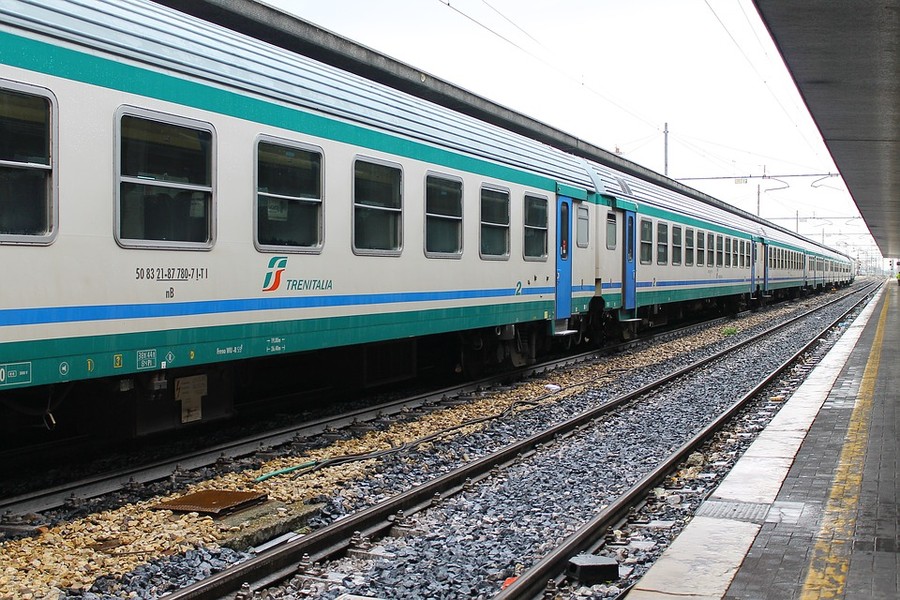 Venti minuti per 8 km: quando un viaggio in treno inizia col piede sbagliato