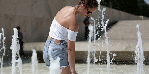 Cielo sereno e caldo torrido in Liguria: è ancora bollino giallo 