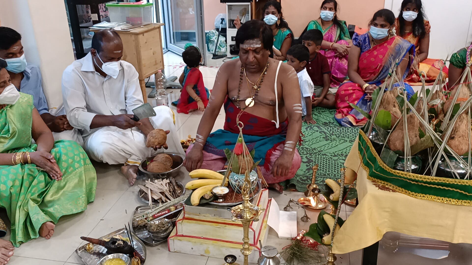 A Genova apre in corso Gastaldi il tempio indu tamil, le immagini della Puja 