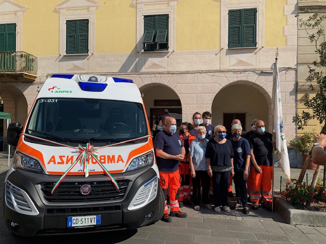 Covid, a Genova la prima ambulanza a pressione negativa: a bordo rischi minimi di contrarre virus