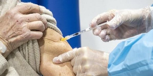 Vaccini: Gimbe, over 50 non immunizzati il vero punto dolente verso l'autunno